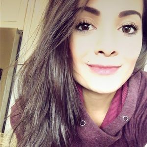 Meet your Posher, Floriela